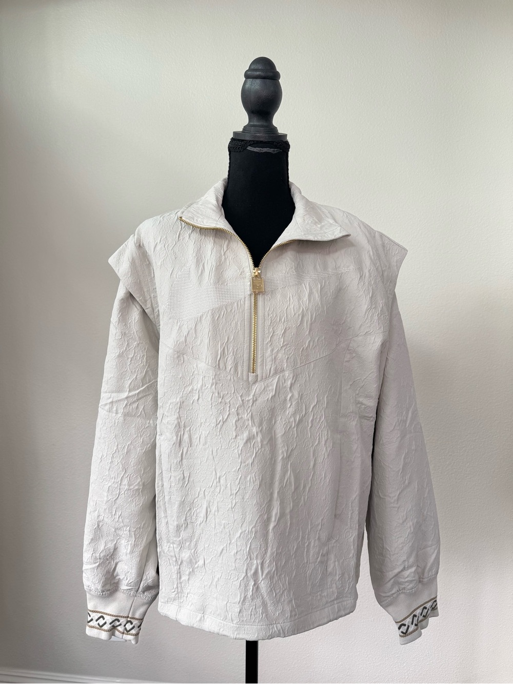 Nike Cream Textured Half Zip Pullover Jacket Gold Details S NWT